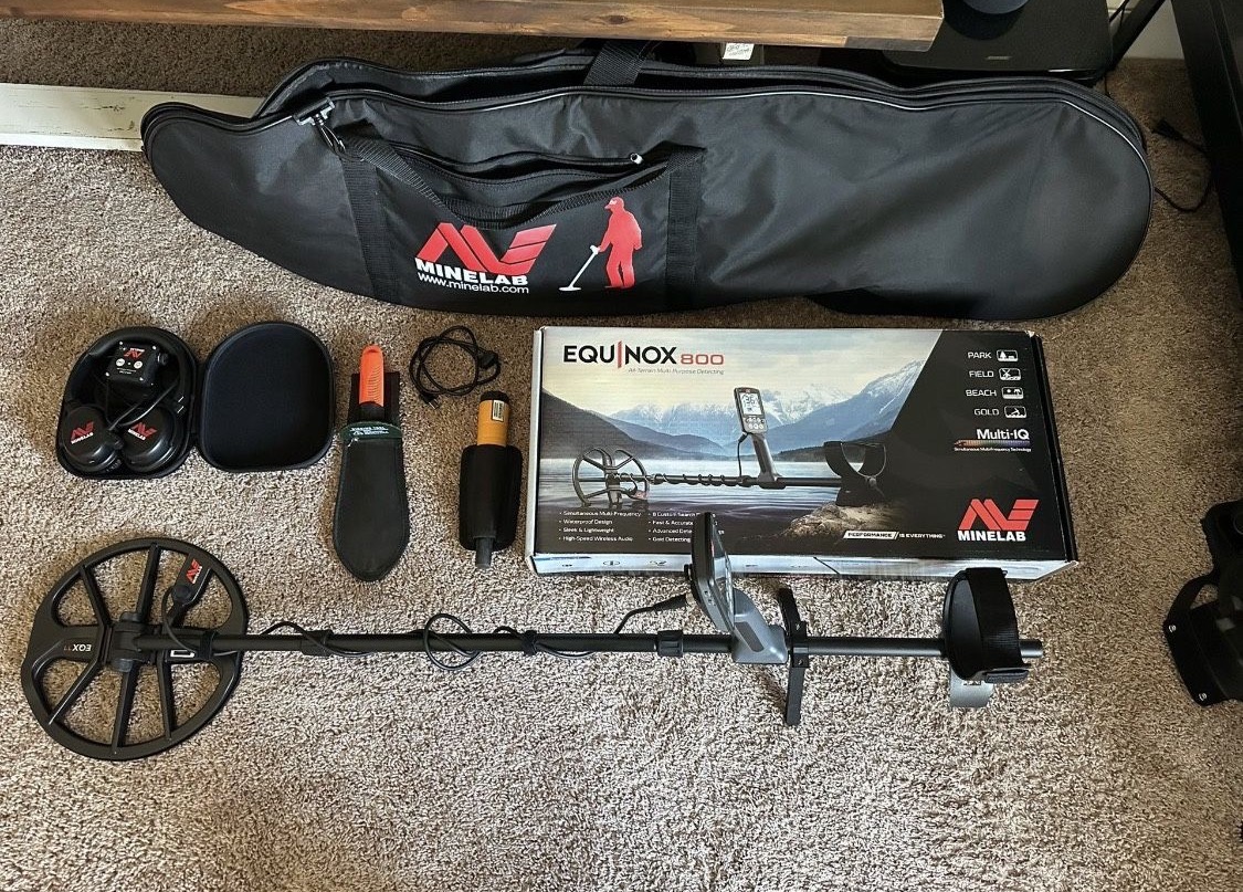 Minelab Equinox 800 Metal Detector